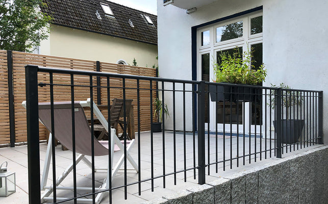 Recinzione per terrazza: una pratica delimitazione per una maggiore privacy